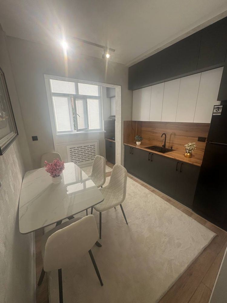 Продается квартира жангох ц 15. 2/4/9