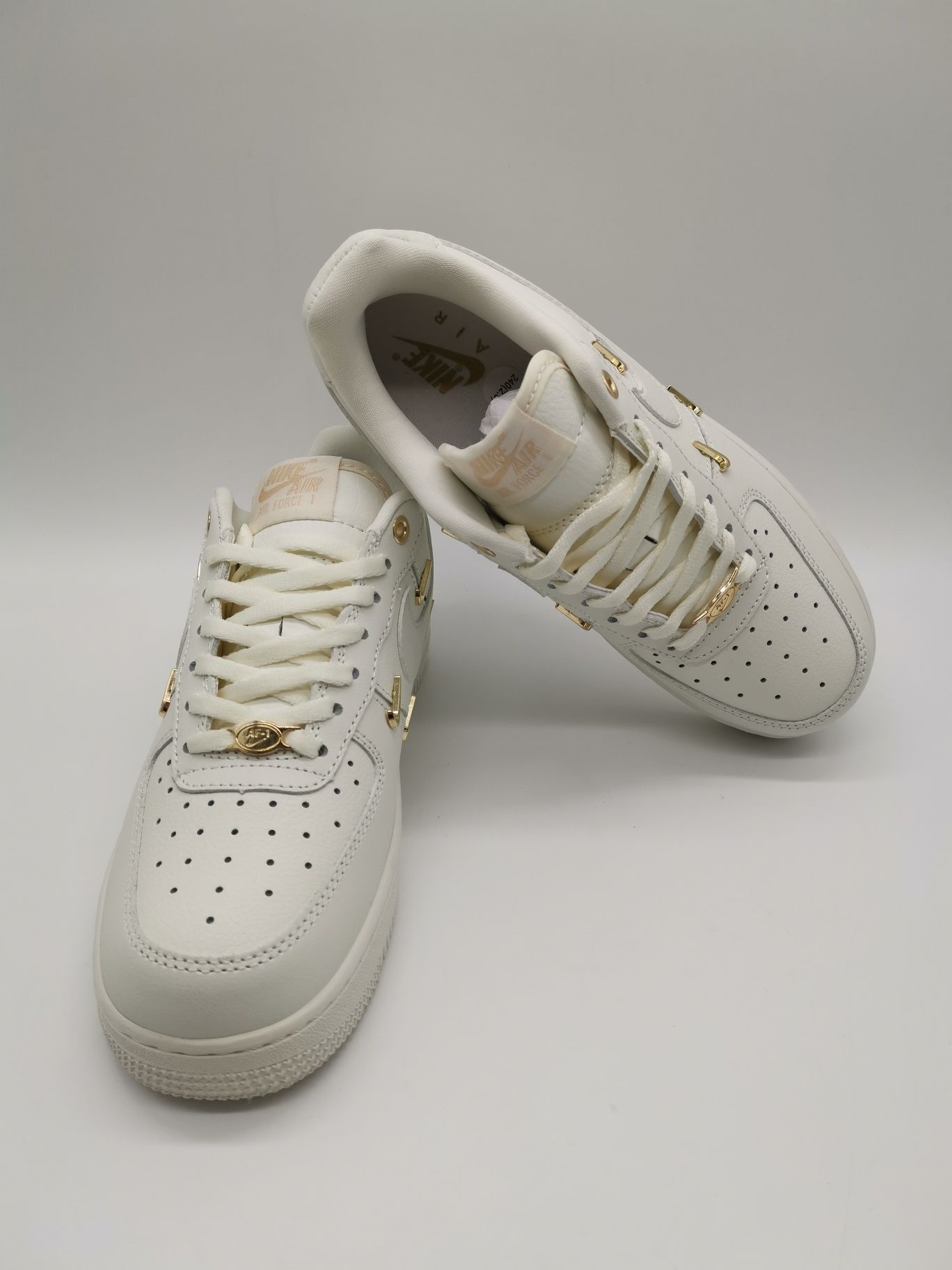 Nike Air Force 1 07 LX