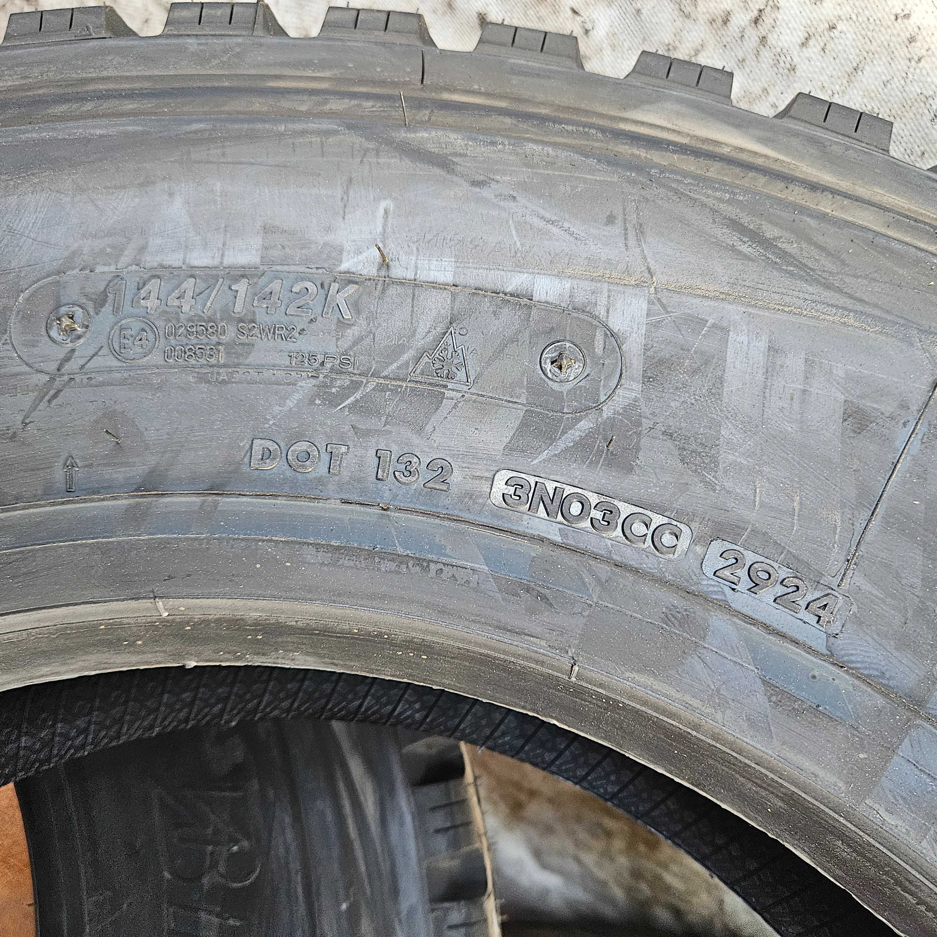 2 Нови тежкотоварни гуми 10R22.5 Bridgestone M840 144/142K M+S 3PMFS