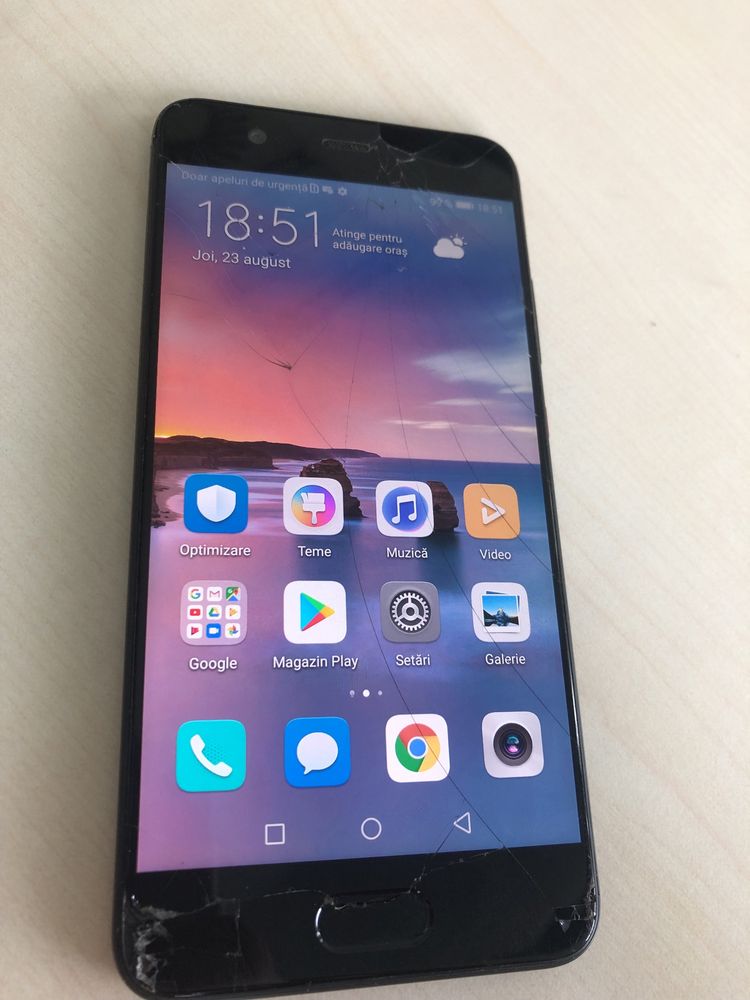 Telefon huawei p10  fisurat