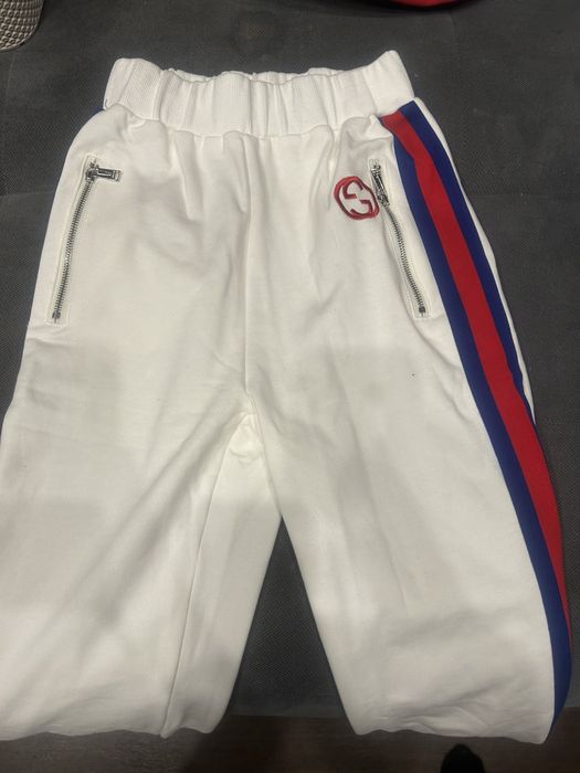 Gucci анцуг бял с лого