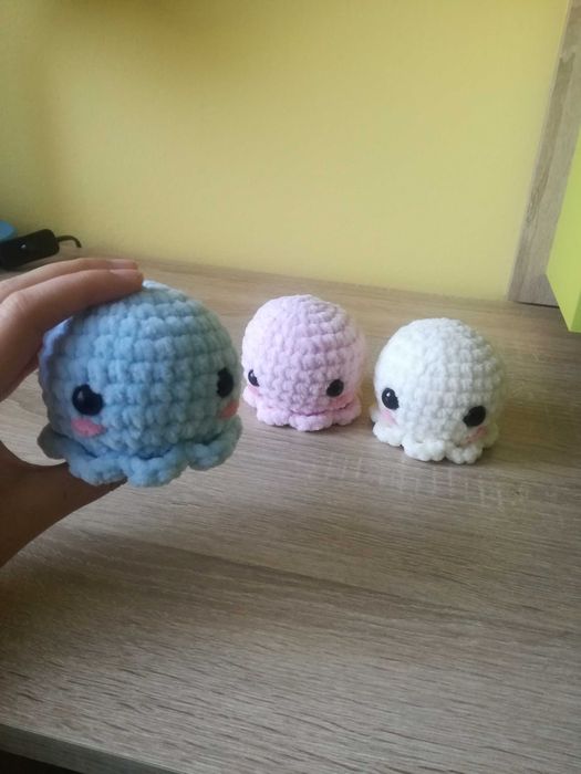 Продавам домашно плетени играчки