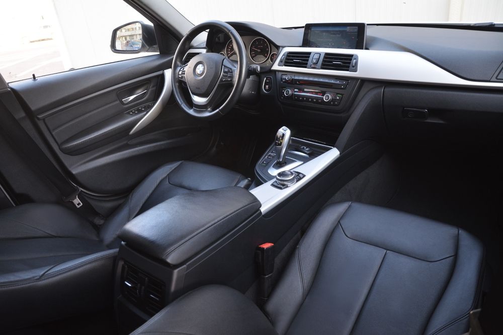 BMW 320d F30 Automat /ALB Perlat /Trapă /Head-up-Display /Bi-Xenon ada