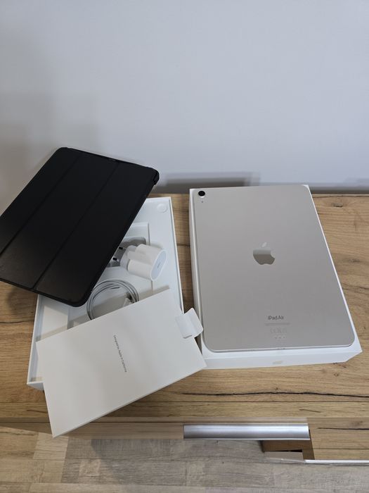 Apple IPad Air 5 2022 Baterie 100%