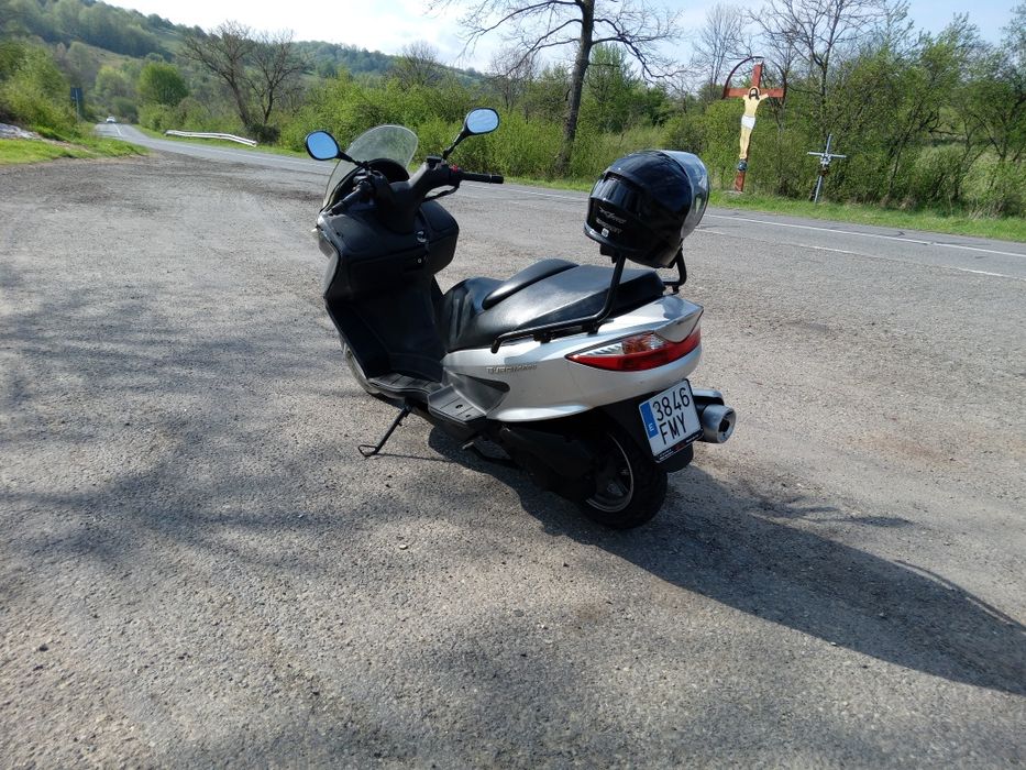 Vand suzuki burgman 125 cm,acte valabile pana in februarie 2026,
