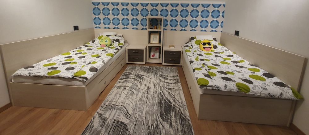 Vând mobila dormitor copii doua paturi stare perfecta