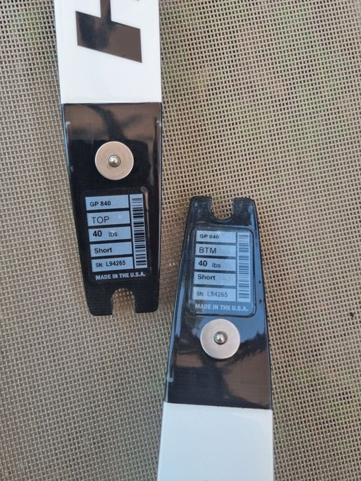 HOYT GRAND PRIX CARBON 840 LAME ARC RECURVE - Lungime : 66" putere 40