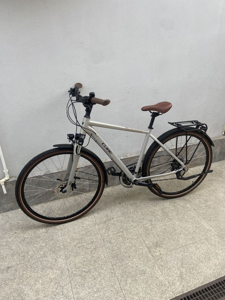 Bicicleta Cube Touring PRO ( Noua )