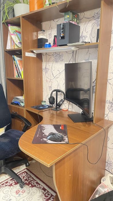 Компьютерный стол