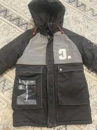 Продам зимнюю куртку на 9-11 лет рост 140-146