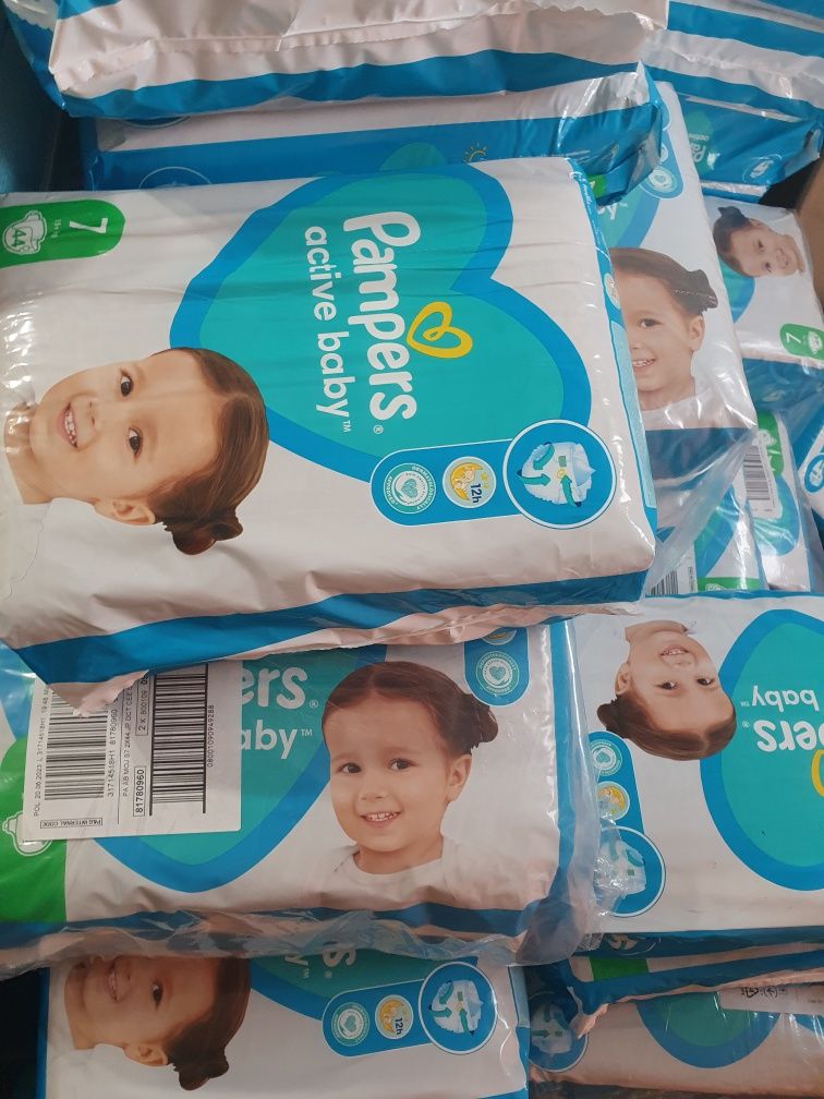 Vând Pampers numărul 7 Active Baby 44 bucati/bax