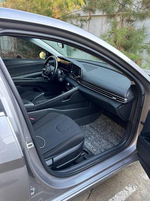 Hunday elantra йили 2022.