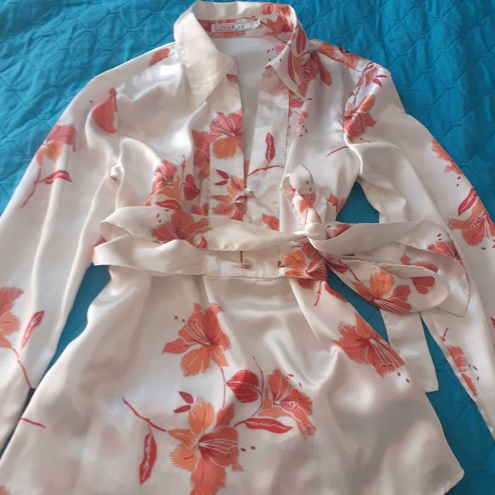 Costum elegant bluza si fusta marime S