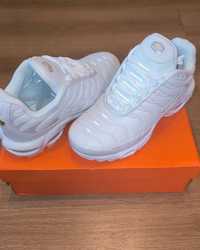 Оригинални обувки Nike AirMax TN white
