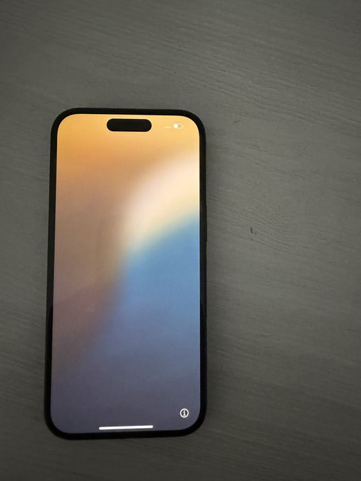 Продам айфон 15 срочно