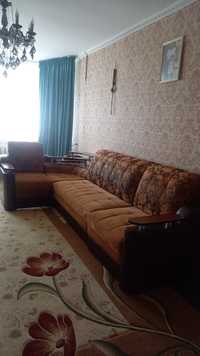 Мебел диван для гостий