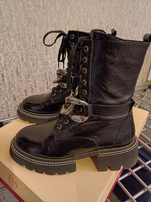 Ботинки женские, лаковые,размер 38