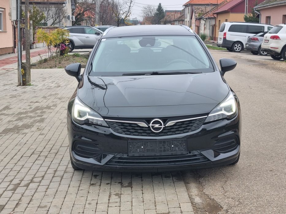 Opel astra k 1.5 d 122 cp  54000 km bi xenon led matrix Nav