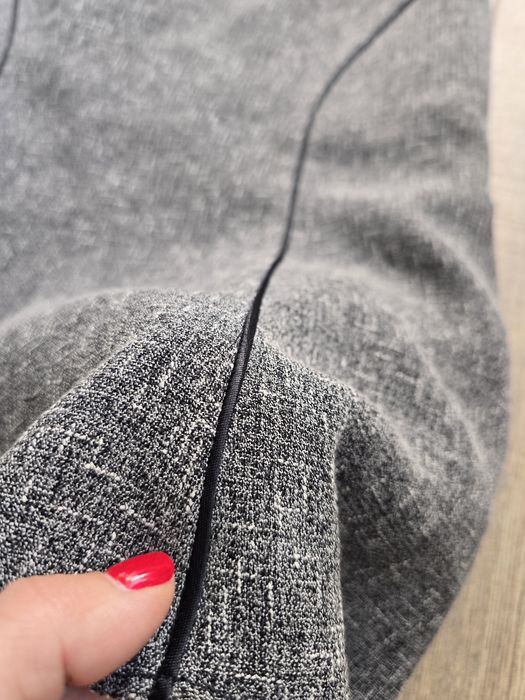 Дамски костюм с вълна