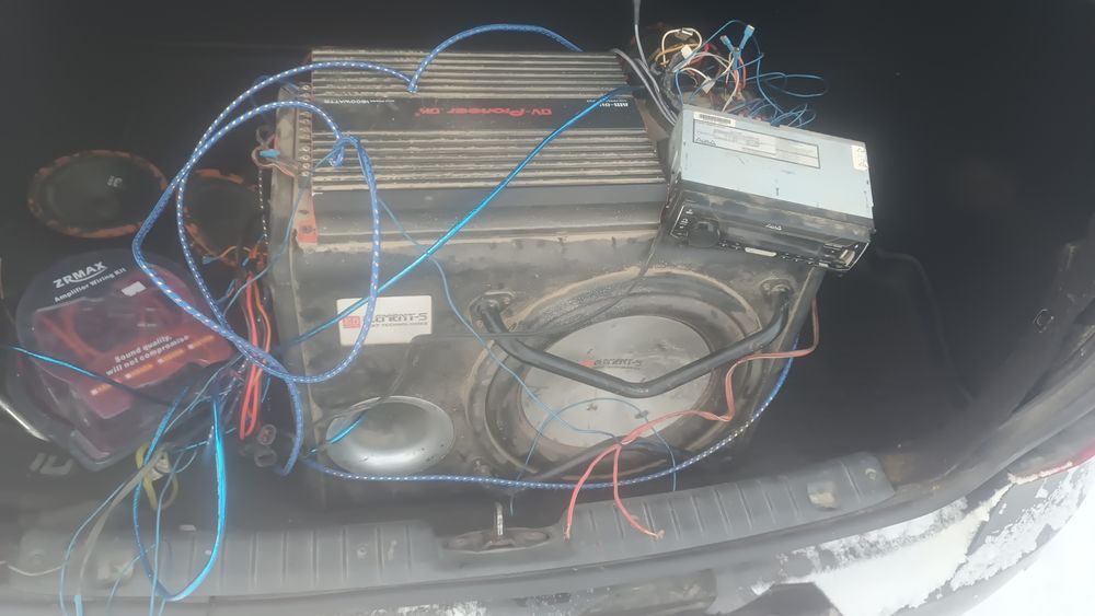 Продам буфер с 2 пары колонкой