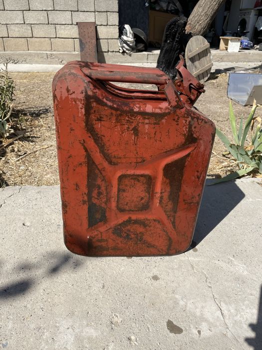 Канистры  металлические