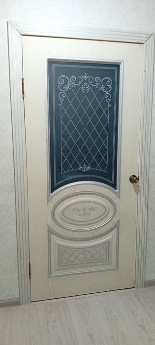 Продам межкомнатную дверь