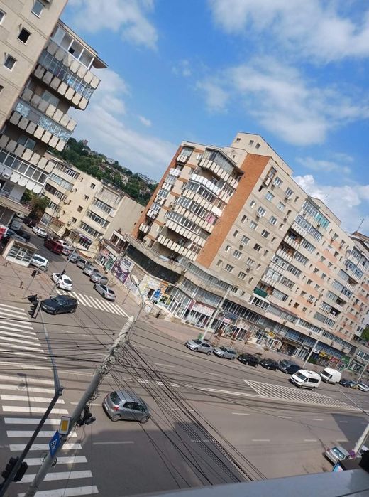 Persoană fizica;Centru-Arcu;Apartament 3 camere;