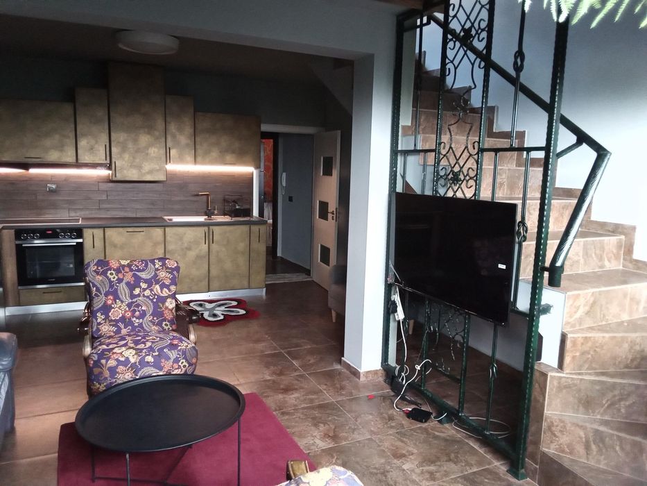 Дава се под наем Двустаен апартамент в Пловдив, Съдийски - 65 кв.м за 400 € - Снимка #2