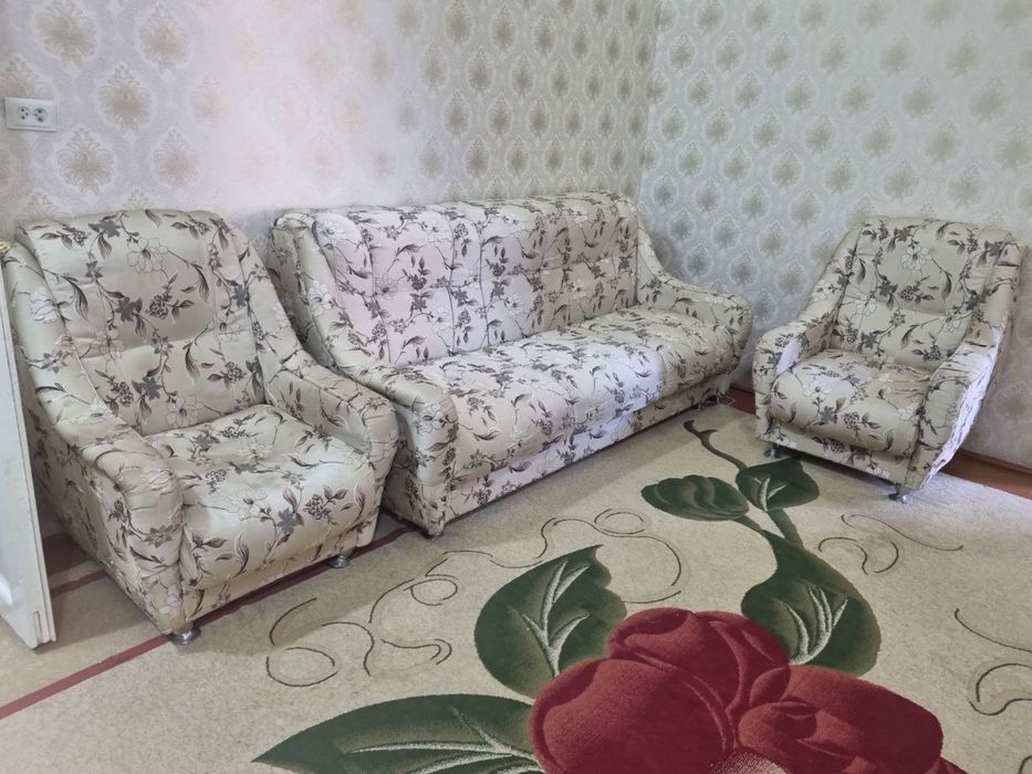срочно продается диван кресло