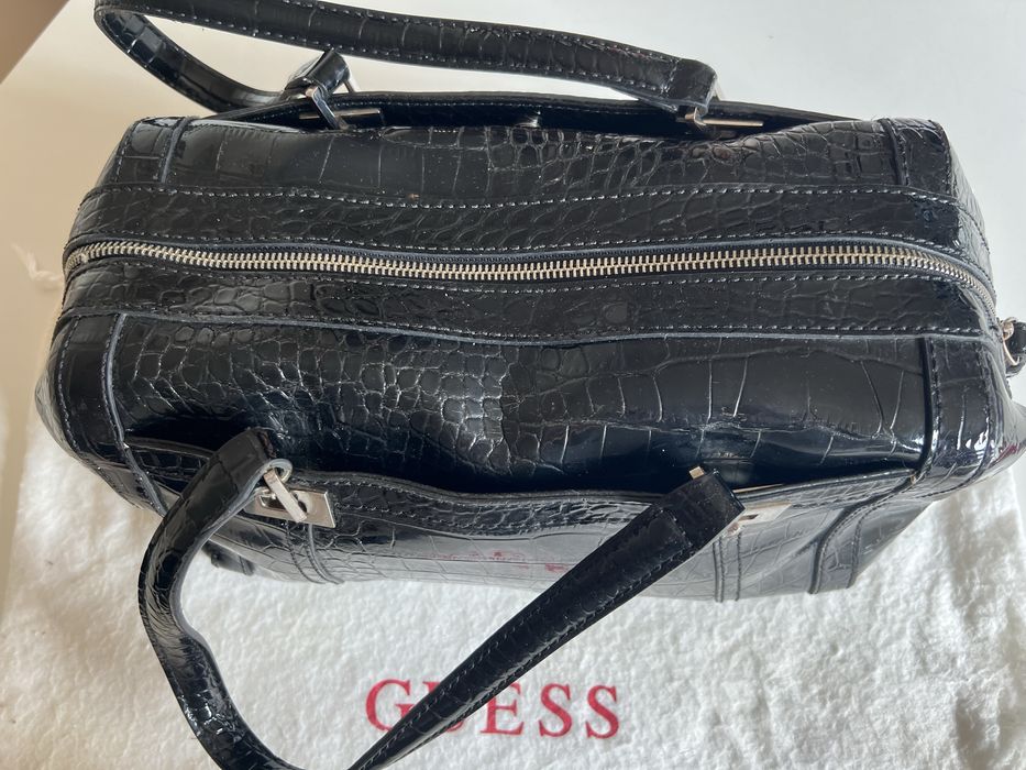 Сладка чанта Guess