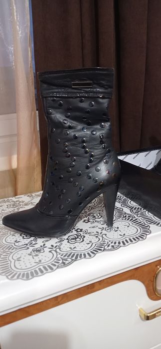 Сапоги черные осенние2000тн