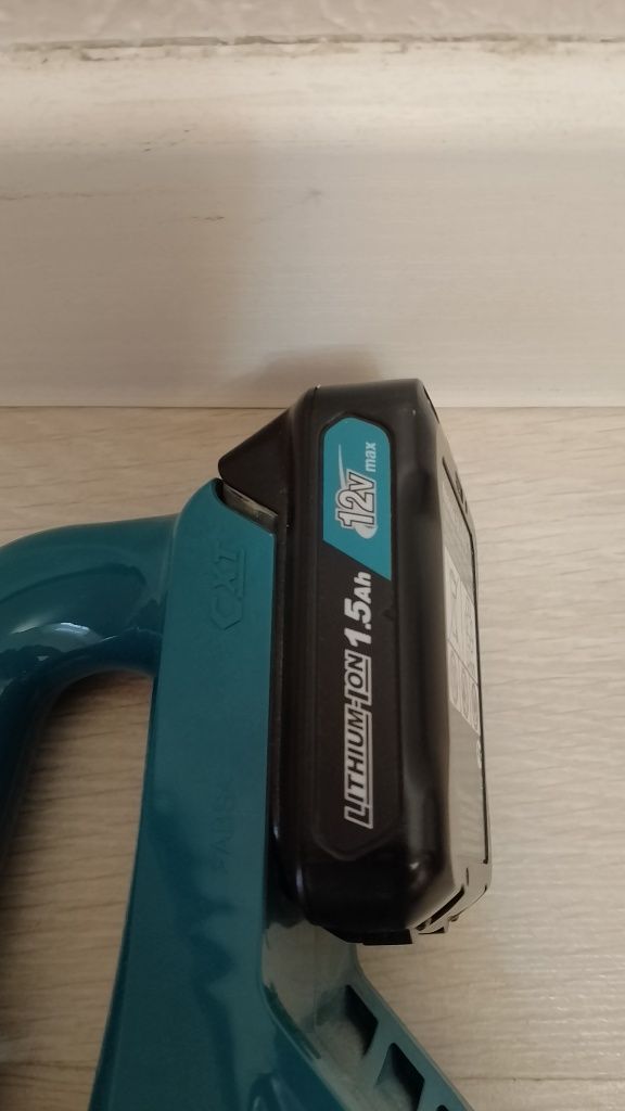 Продам пылесос Макита-12v. Адрес 12мкр