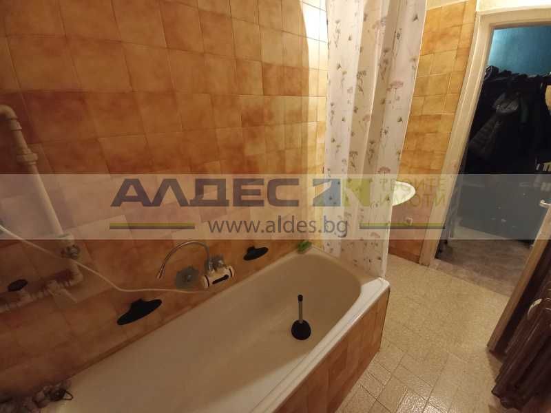 Продава се Тристаен апартамент в София, Център - 110 кв.м за 3591 €/кв.м - Снимка #15