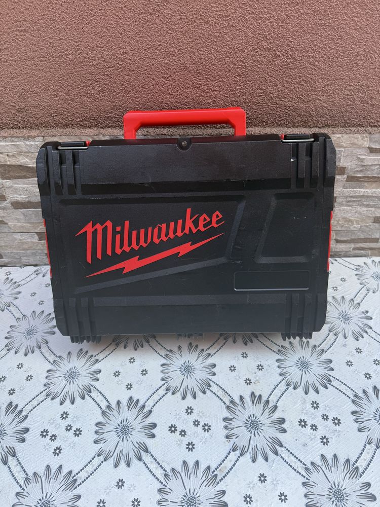 Акумулаторна нитачка MILWAUKEE M12 BPRT