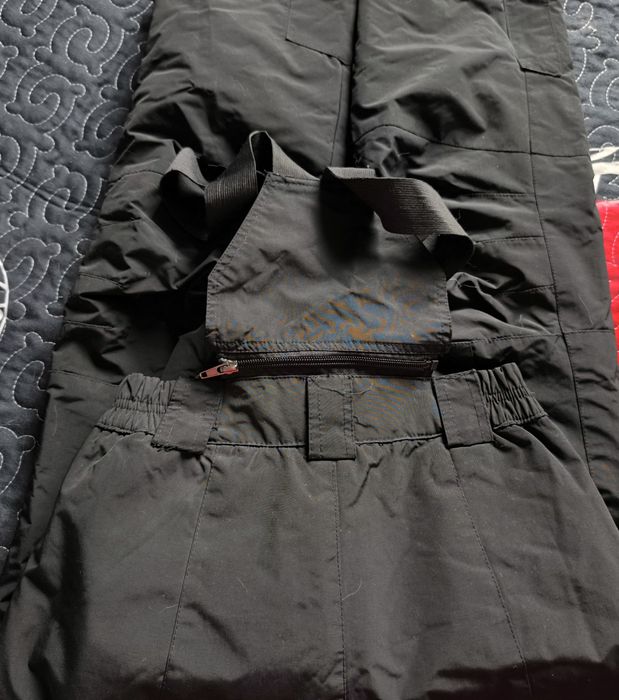 Pantalonii ski cu bretele