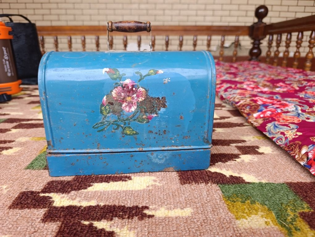 Qadimiy buyumlarga qiziquvchilar uchun mini qo'l mashinka