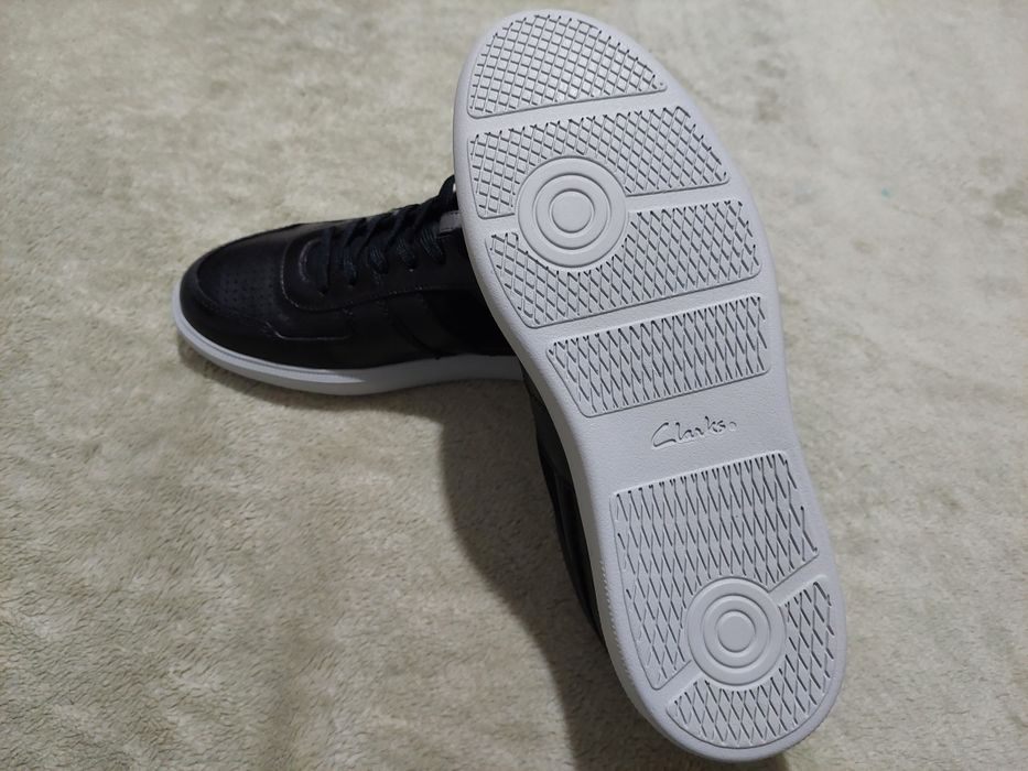 Нови обувки Clarks