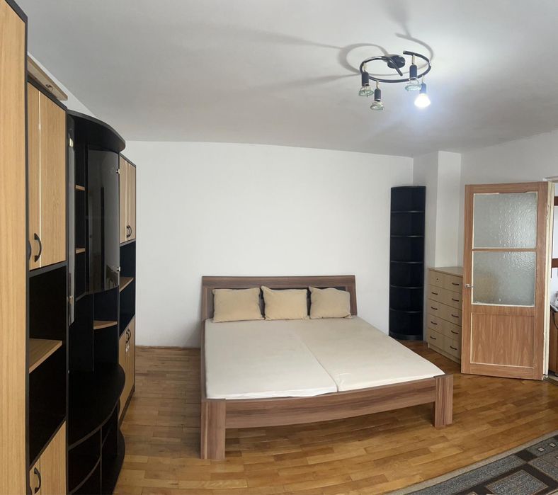 Inchiriez garsoniera