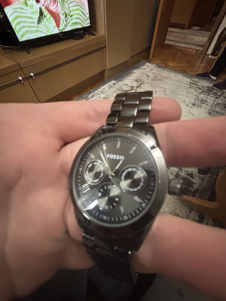 Часовник              Fossil.
