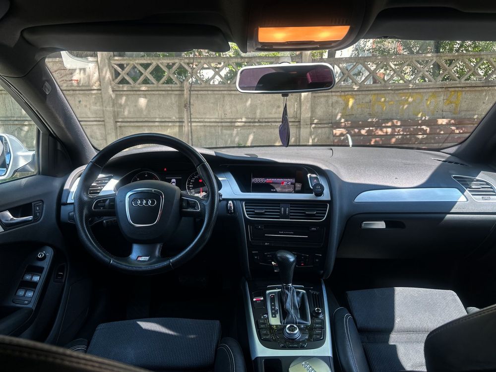 Audi A4 2011 B8 S-Line 2.0 TDI Multitronic 8+1