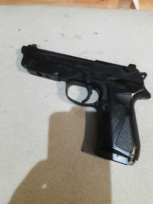 Airsoft пистолет Beretta 90two , 0,5 джаула