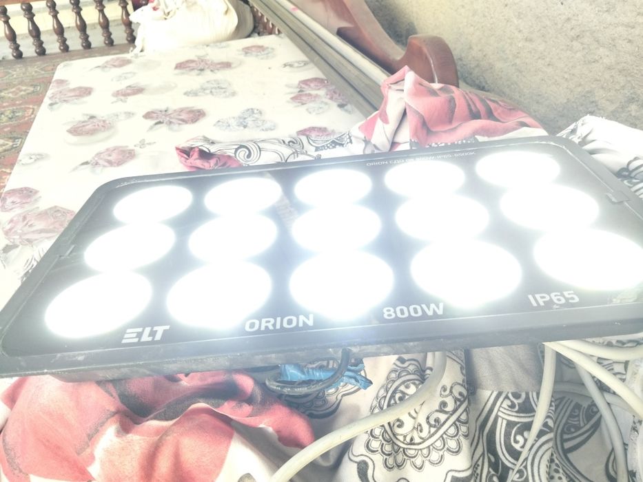 Прожектор 15 тали,800ват