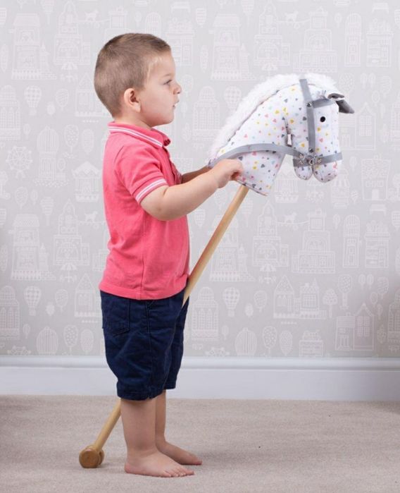 Calut cu tija de lemn