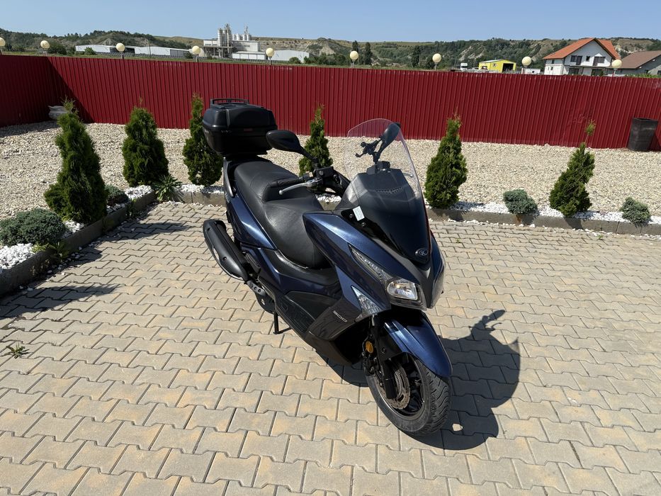 KYMCO X-TOWN 300 ABS KAWASAKI J300 maxiscuter categoria A2 km reali