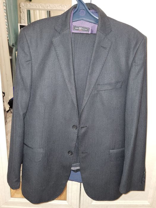 Продам мужской классический костюм