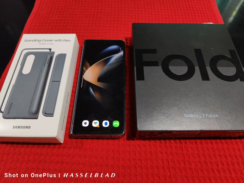 Samsung Galaxy Fold 4 Black 256GB 12RAM Изряден отключен за всички опе