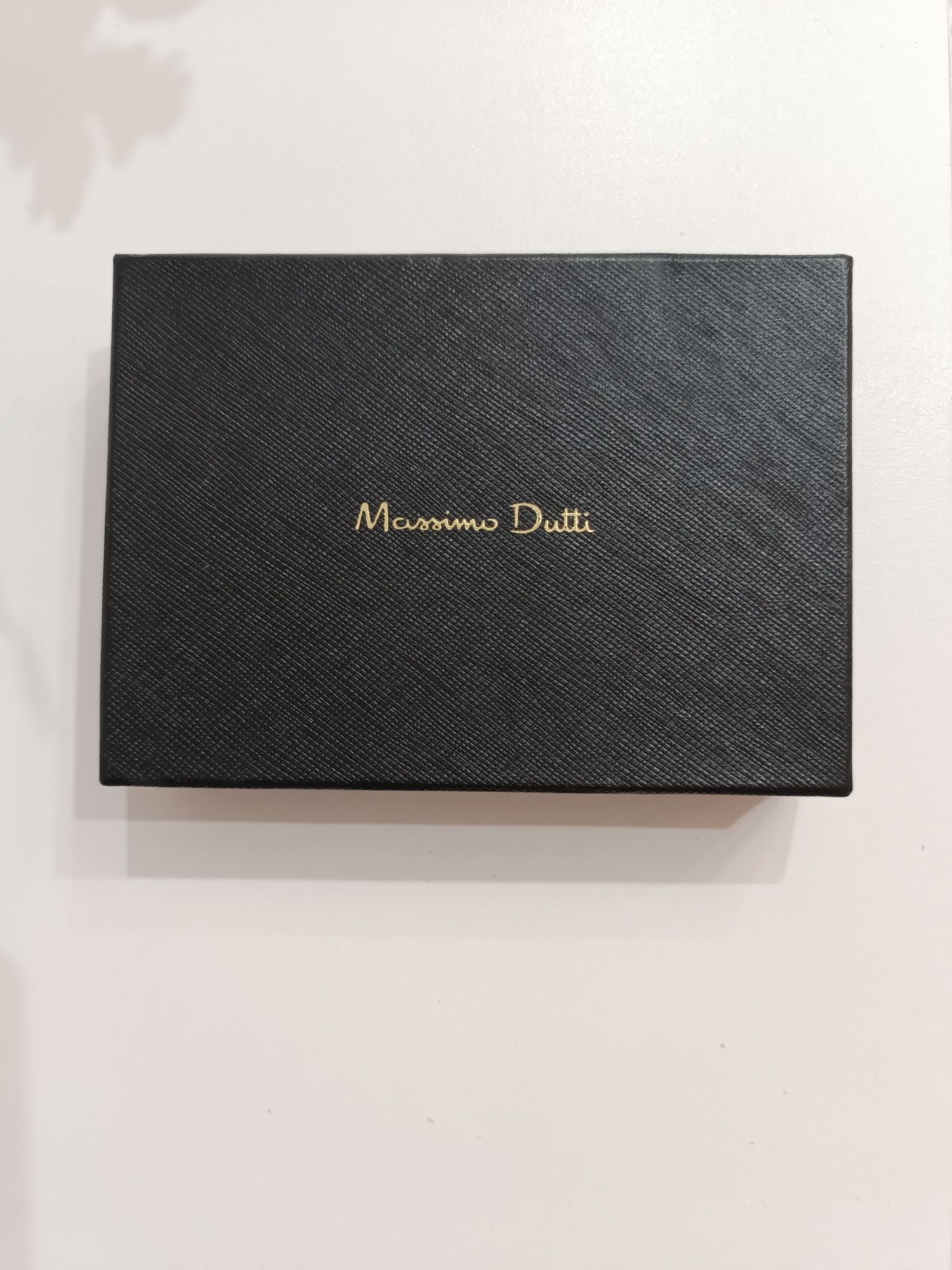 Продам визитницу Massimo Dutti