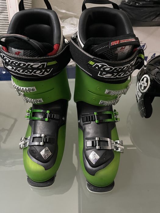 Ски обувки - 285