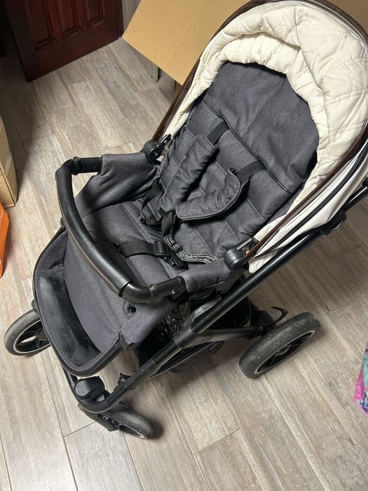 Бебешка количка MOON Nuova
