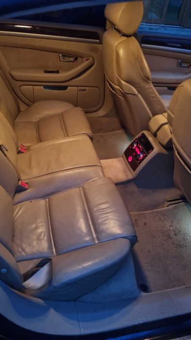 Audi a 8 volan dreapta